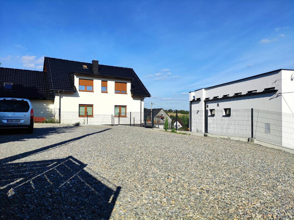 Trzy Male Drzewka Apartment Wielka Wies  Exterior photo